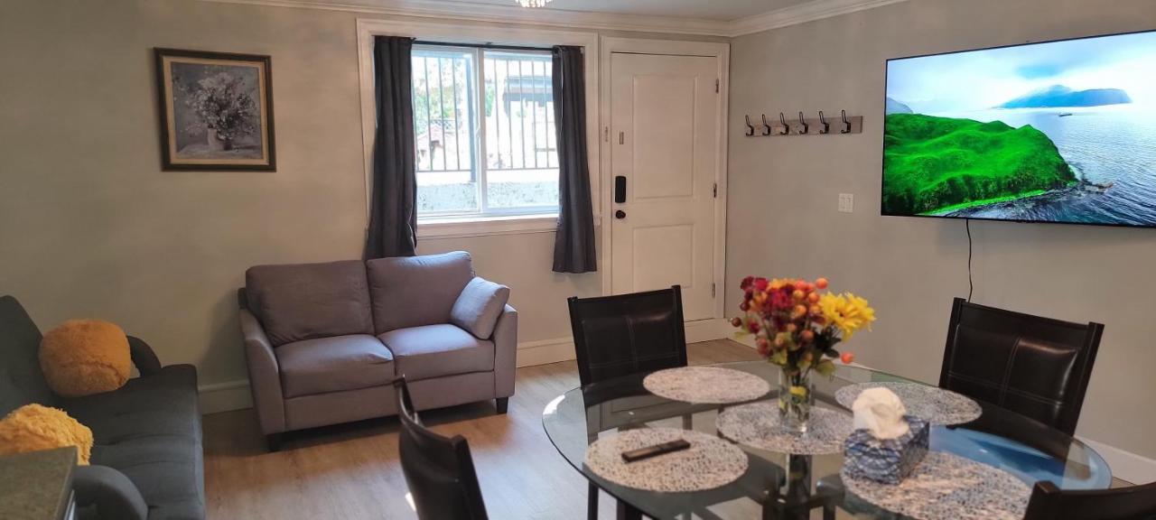 Oscar Inn & 2Bd Family Suite Or Private Room Абътсфорд Екстериор снимка