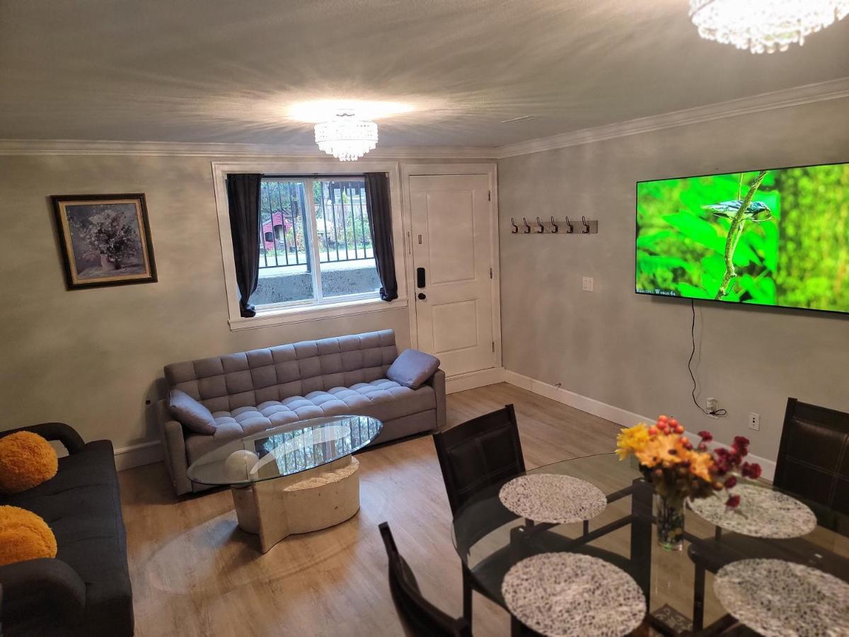 Oscar Inn & 2Bd Family Suite Or Private Room Абътсфорд Екстериор снимка
