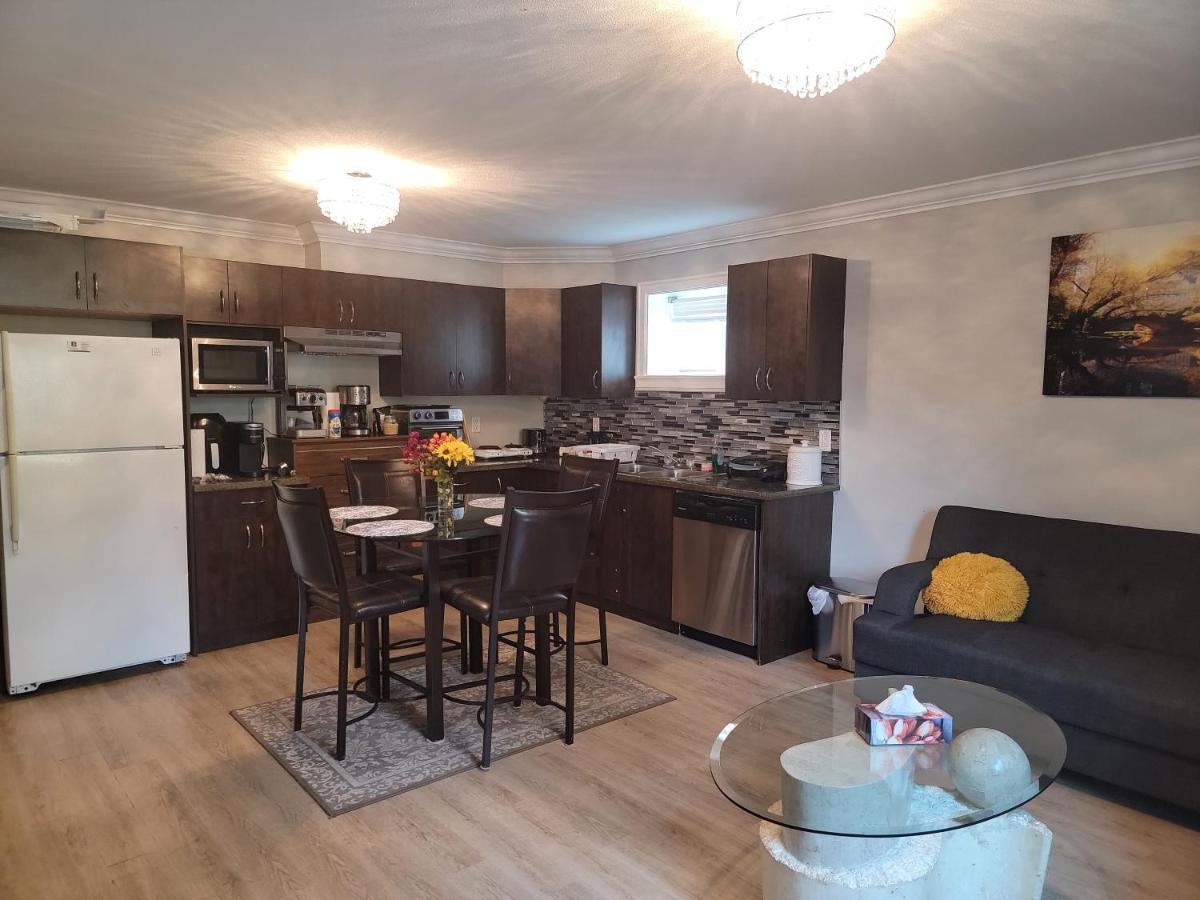 Oscar Inn & 2Bd Family Suite Or Private Room Абътсфорд Екстериор снимка