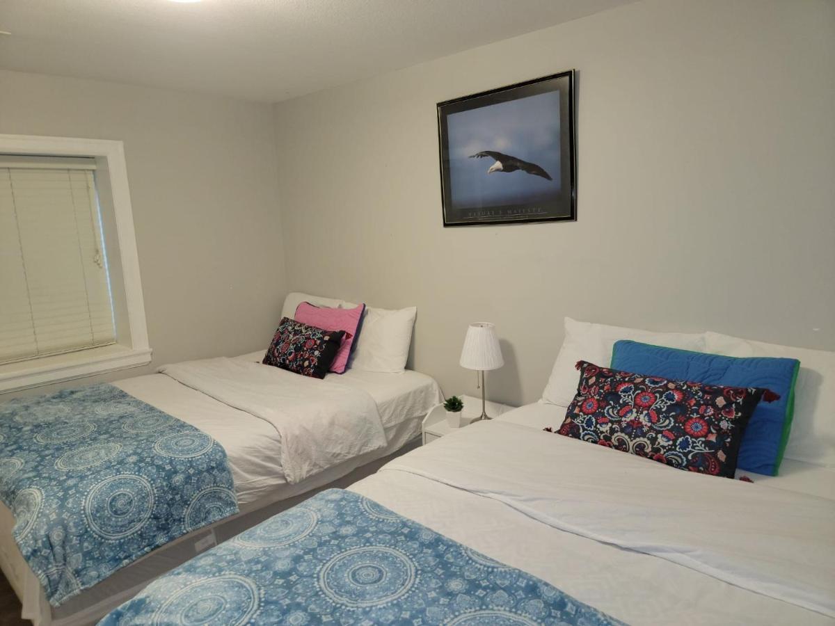Oscar Inn & 2Bd Family Suite Or Private Room Абътсфорд Екстериор снимка