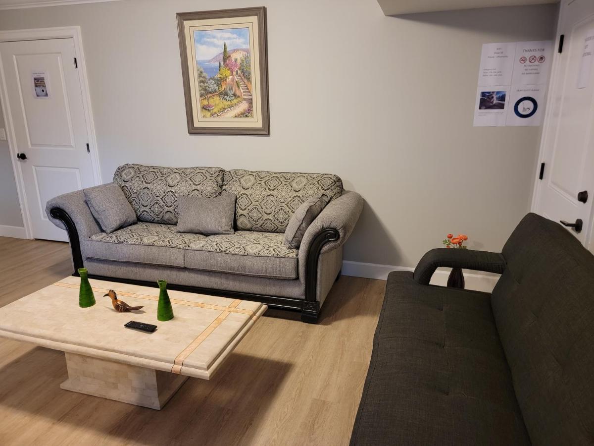 Oscar Inn & 2Bd Family Suite Or Private Room Абътсфорд Екстериор снимка