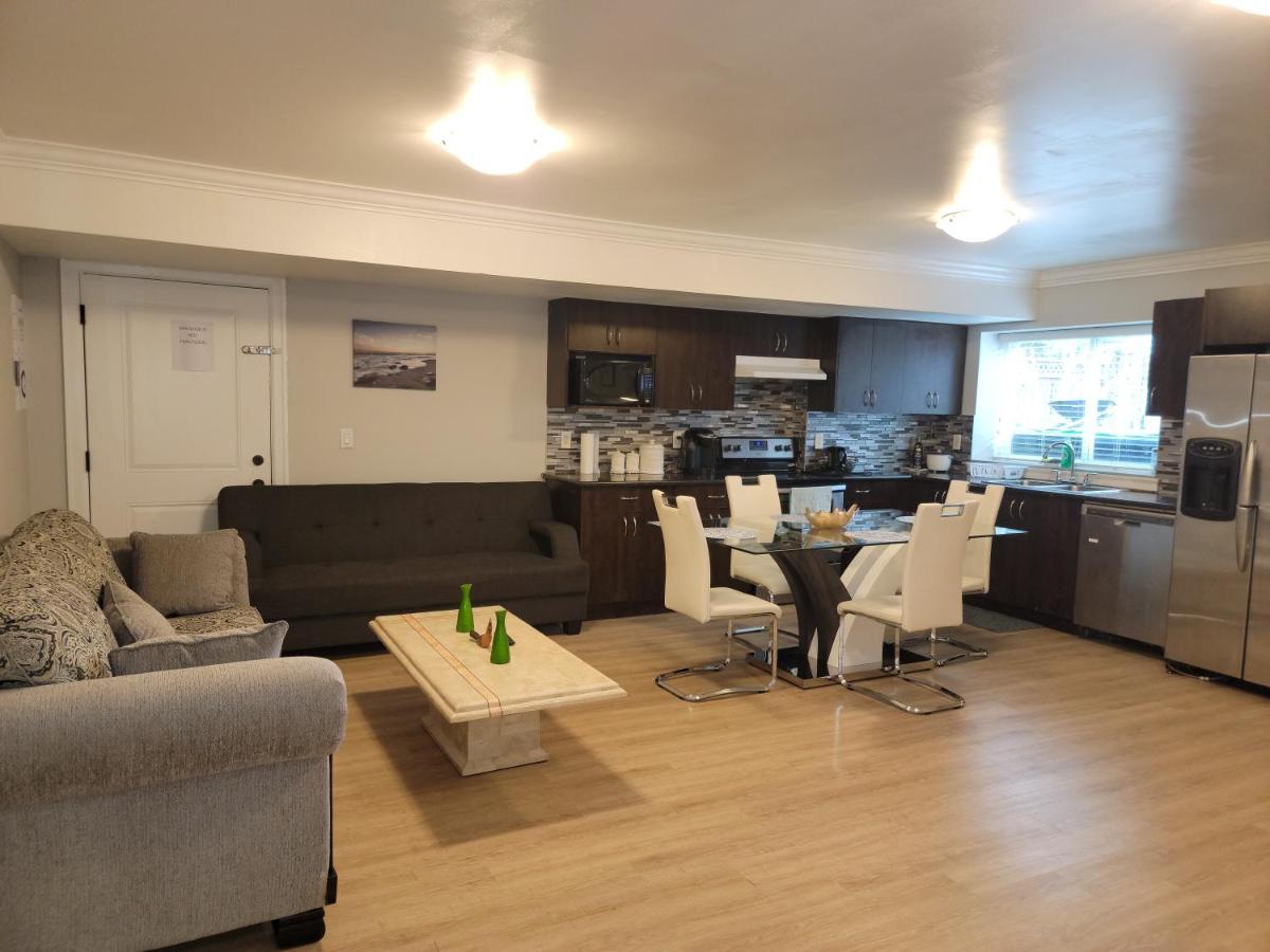 Oscar Inn & 2Bd Family Suite Or Private Room Абътсфорд Екстериор снимка