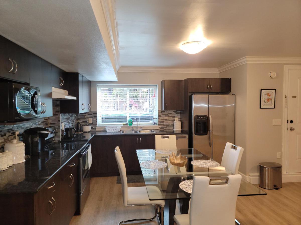 Oscar Inn & 2Bd Family Suite Or Private Room Абътсфорд Екстериор снимка